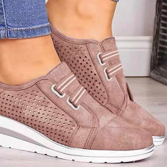 Dam Sneakers med Kilklack – Andningsbar Design – Elastisk Vrist – Rund Tå – Slip-on