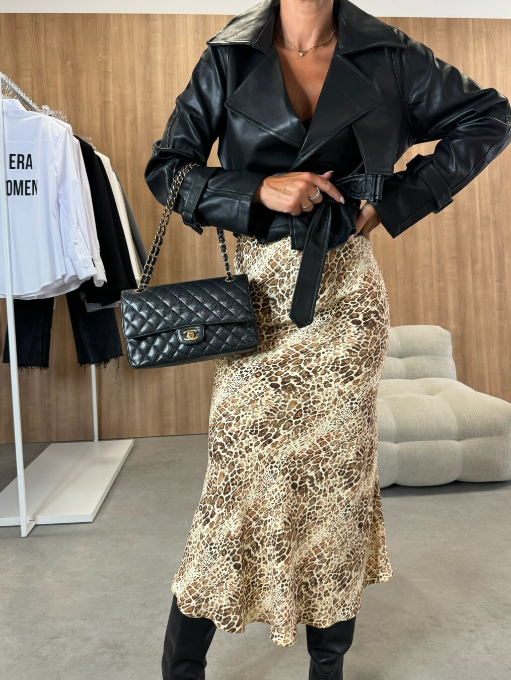 Damkjol i midilängd – Hög midja – Figurnära A-linje – med tryck