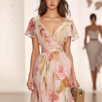 Damklänning maxi – Fit and flare – Djup V-ringning – Ärm med volang – Blommigt mönster