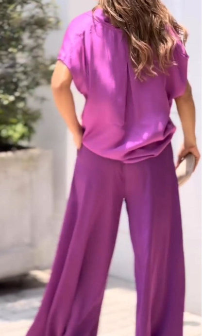 Damset med byxor – Vid byxmodell – Djup V-ringning – Lyxigt tyg