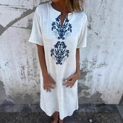 Damklänning midi – Avslappnad passform – Broderad fram – Naturliga fibrer – Kort ärm