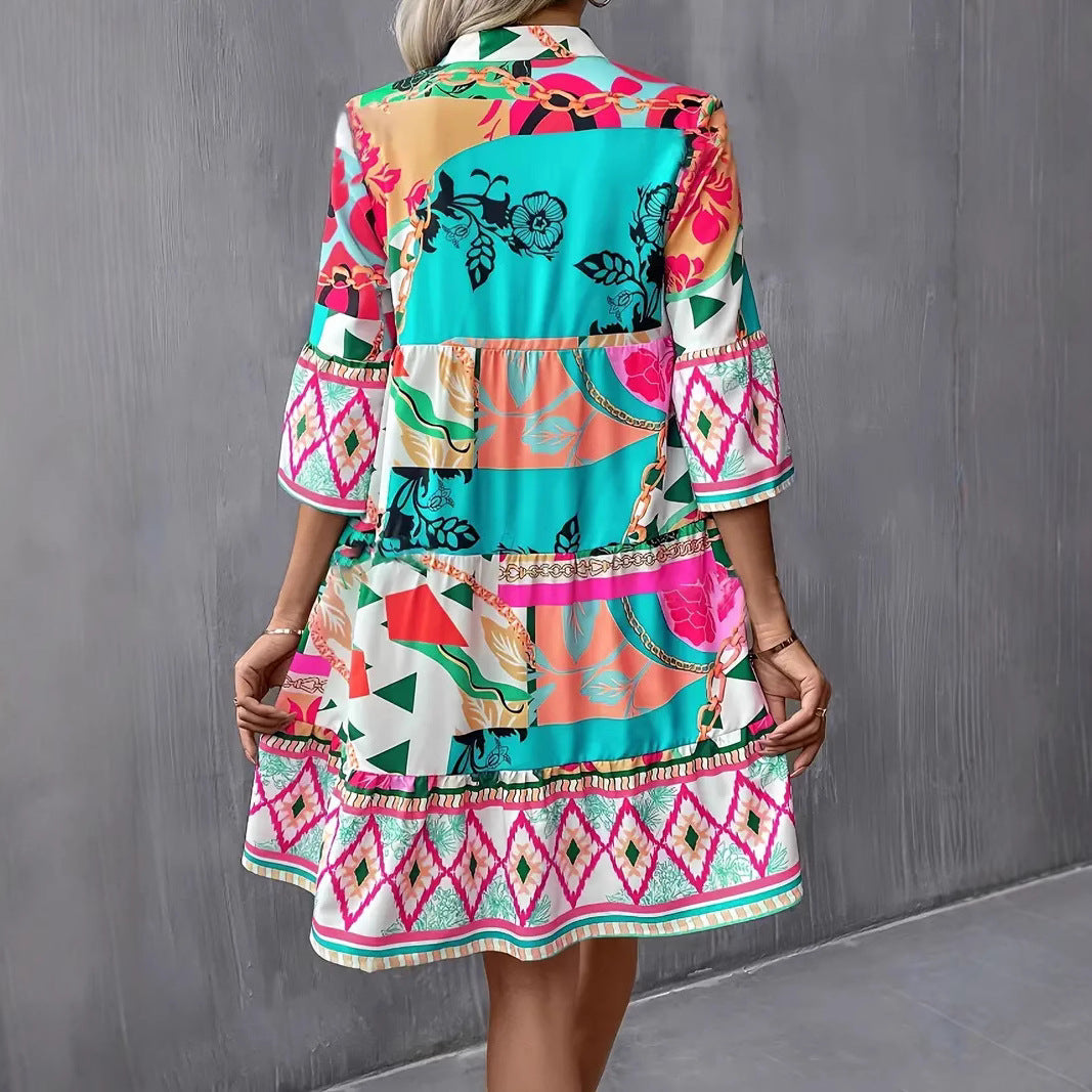 Damklänning – Avslappnad Passform – V-ringning – Volangkant – Vida Ärmarslut – Mönstrad