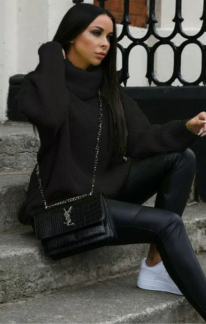 Damtröja i stickat – Oversize passform – Polokrage – Ribbad ärm och struktur