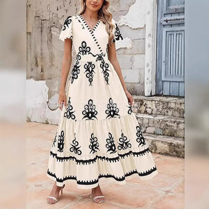 Damklänning Boho Maxilängd – V-ringad – Kort Ärm – Blommigt Tryck – A-linjeformad