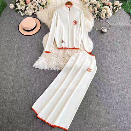 Damset kofta och kjol – Ullmix – Normal passform – Dragkedja – Broderade detaljer