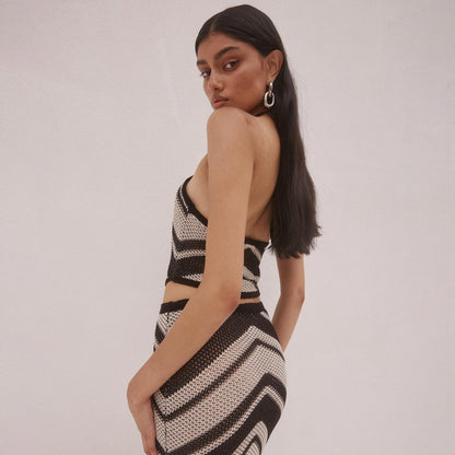 Damklänning – Stickad Bodycon – Halterneck – Utskärning – Geometriskt Mönster – Midilängd