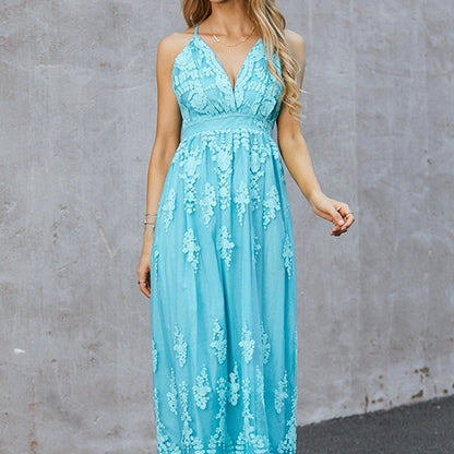 Damklänning – Maxilängd – Elegant Passform – Blommig Brodyr – Djup V-ringning