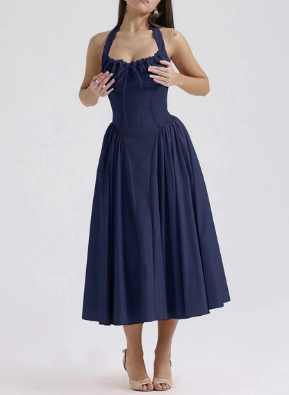 Damklänning – Slim Fit – Halterneck – Rygglös – Rynkad Liv – Midilång Vidd Kjol