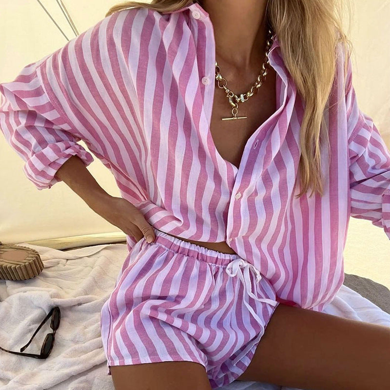 Damset – Tvådelat Set med Button-Up Skjorta och Shorts – Randigt – Ledig Passform
