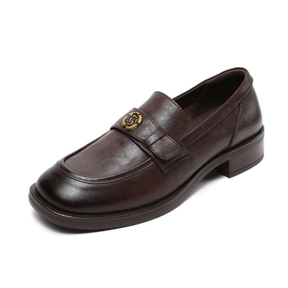 Damloafers – Slim Fit – Låg Klack – Klassisk Siluett – Camelliadetalj – Moc Toe