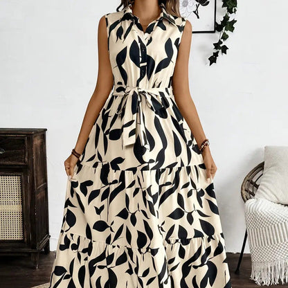 Damklänning – Lång modell – Ärmös med krage – Volangkant – Bladmönster