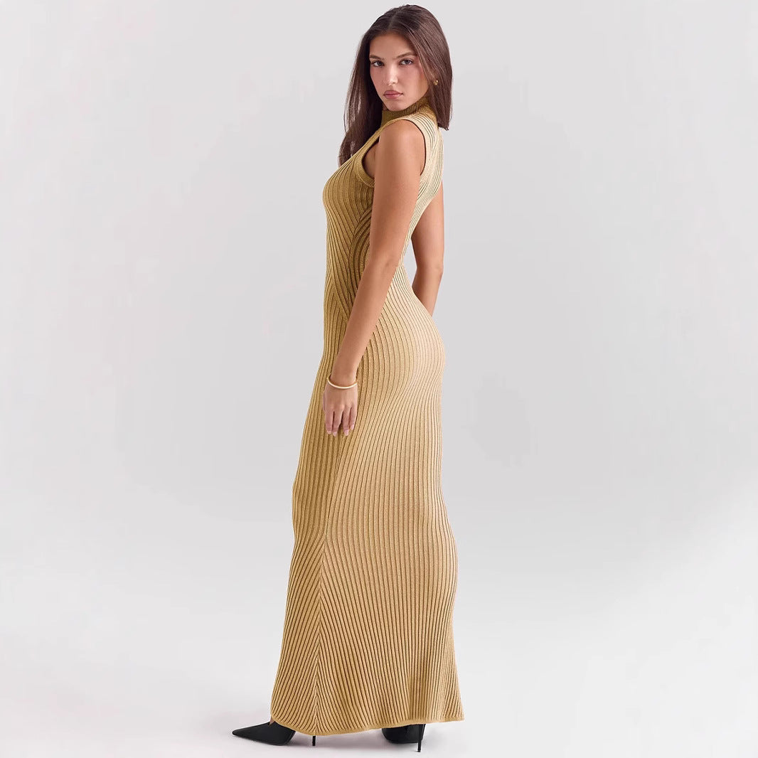 Damklänning – Ärmös Stickad – Figurnära Passform – Polokrage – Sjöjungfrusilhuett