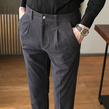 Herrbyxor – Slim Fit – Manchester – Pressveck – Hellånga – Smart Casual