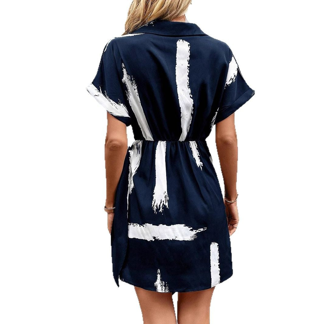 Damklänning – Omlottmodell – Andningsbart Tyg – Kort Ärmlängd – Mini med Asymmetrisk Fåll