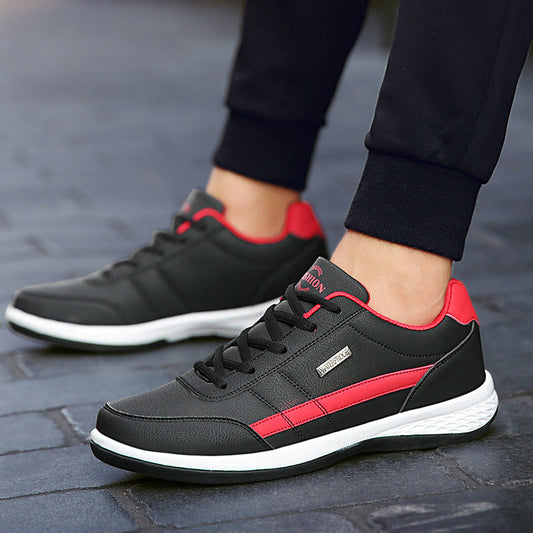 Herrsneakers – Låg modell – Vadderad sula – Halksäker yttersula – Snörning