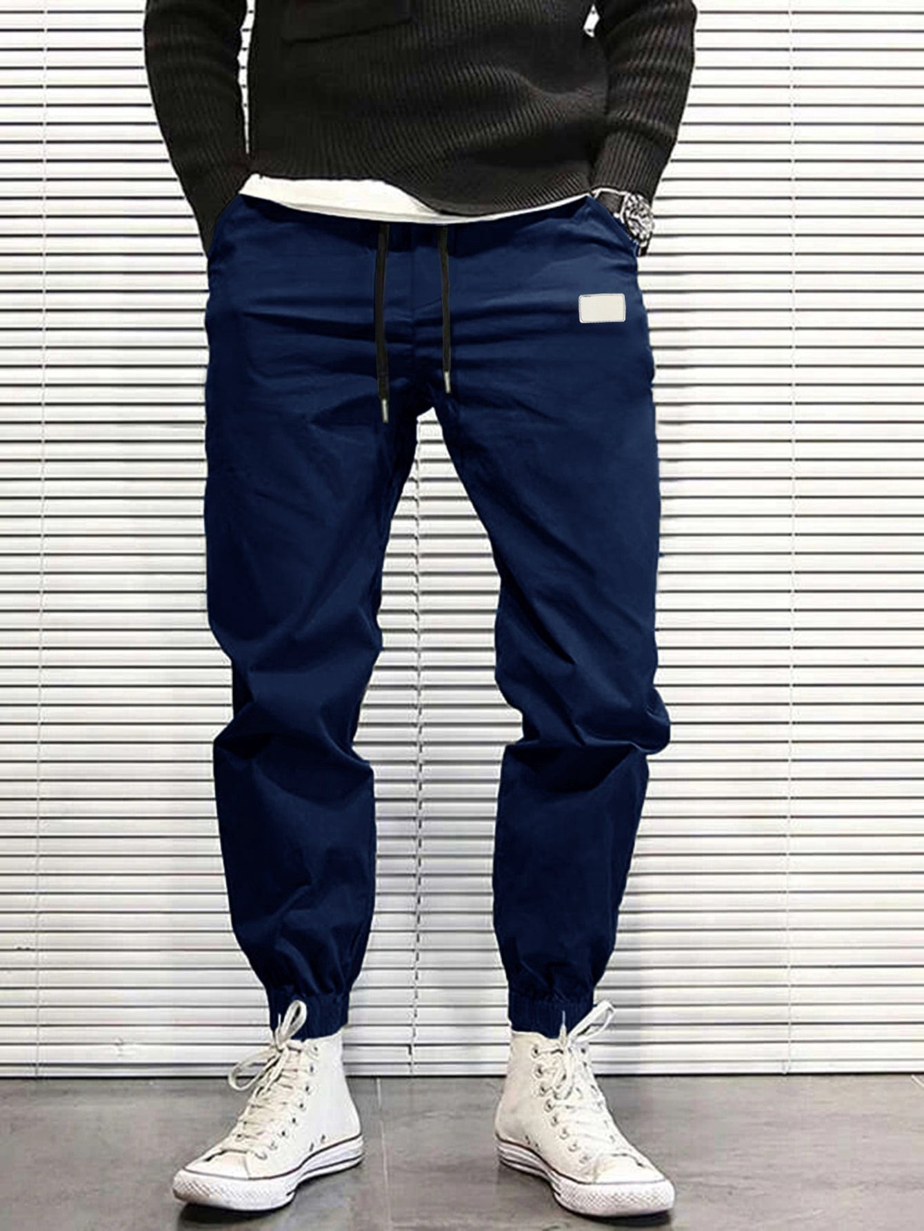 Herr Cargo Byxor – Avslappnad Passform – Resårmidja med Dragsko – Taperad Ben – Flera Fickor