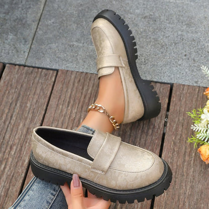 Damloafers – Slip-on rund tå – Präglat mönster – Chunky platåsula