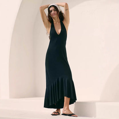 Damklänning maxi – V-ringad halterneck – Plisserad – Lätt och elegant passform