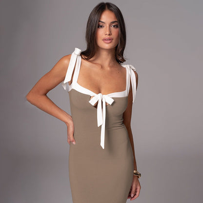 Damklänning – Kvällsklänning i hel längd – Slim Fit – Fyrkantig urringning – Rosettband