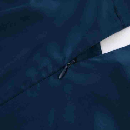 Damklänning – Lång Satinklänning – Hög Hals – Puffärm – Elegant Figursydd Passform