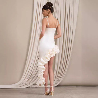 Damklänning – Figurnära Aftonklänning – Satin – Asymmetrisk Fåll – Rynkade Detaljer