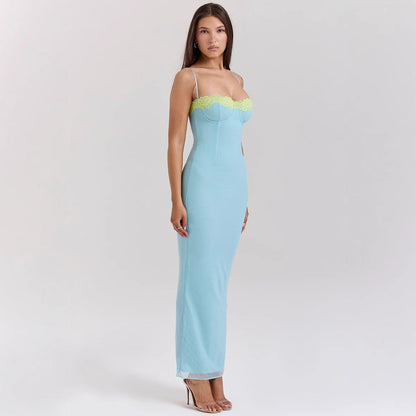 Damklänning maxi – Slim fit – Spetsdetalj – Spagettiband – Skir fåll