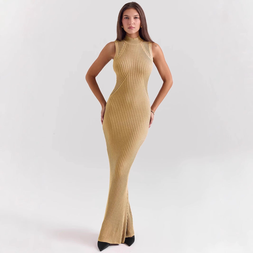 Damklänning – Ärmös Stickad – Figurnära Passform – Polokrage – Sjöjungfrusilhuett