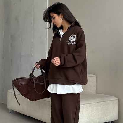 Damtröja – Oversized Passform – Halv Dragkedja – Broderad Front – Bomullsblandning