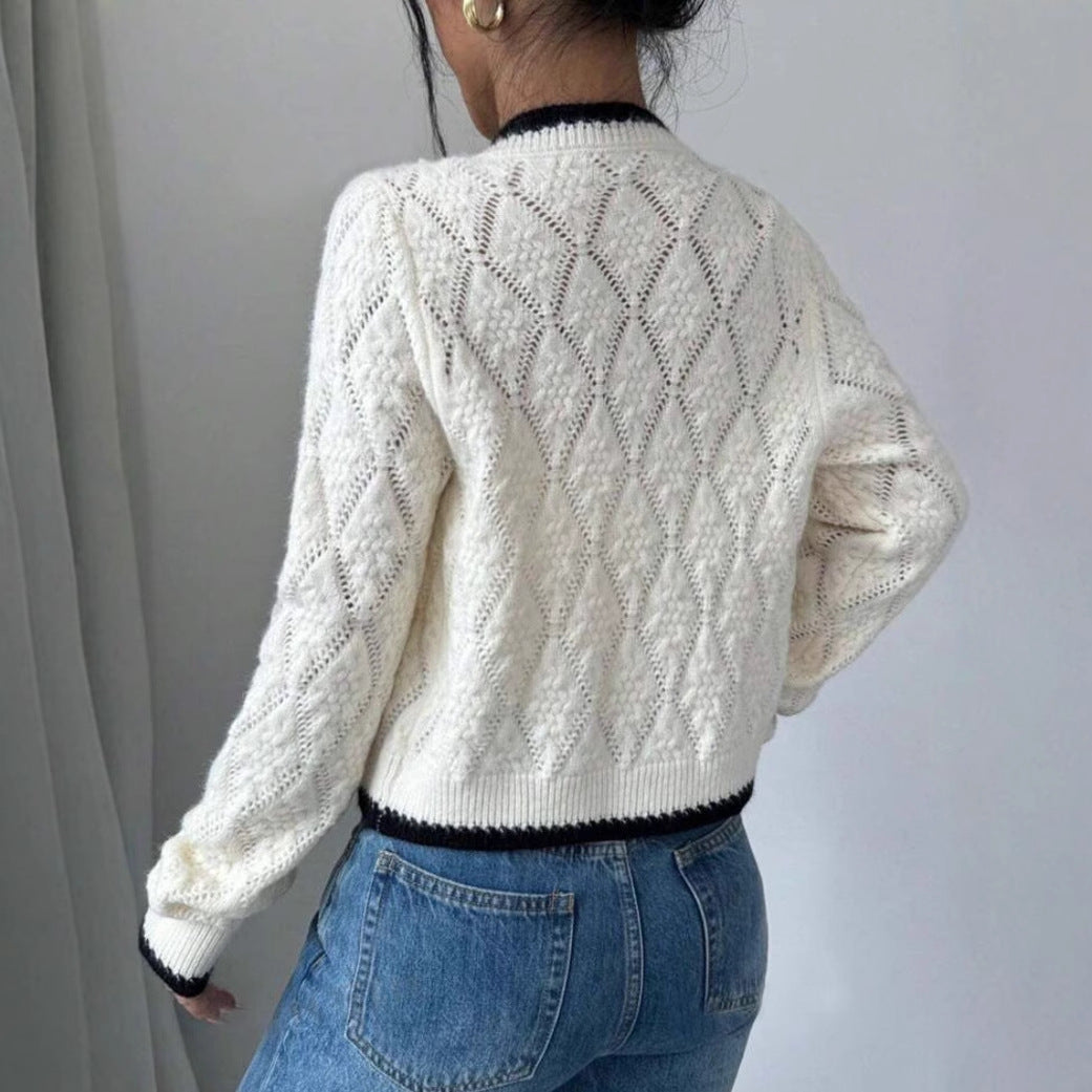 Damkofta – Stickat Tyg – Kort Modell – Lång Ärm – Rosettknäppning – Avslappnad Passform