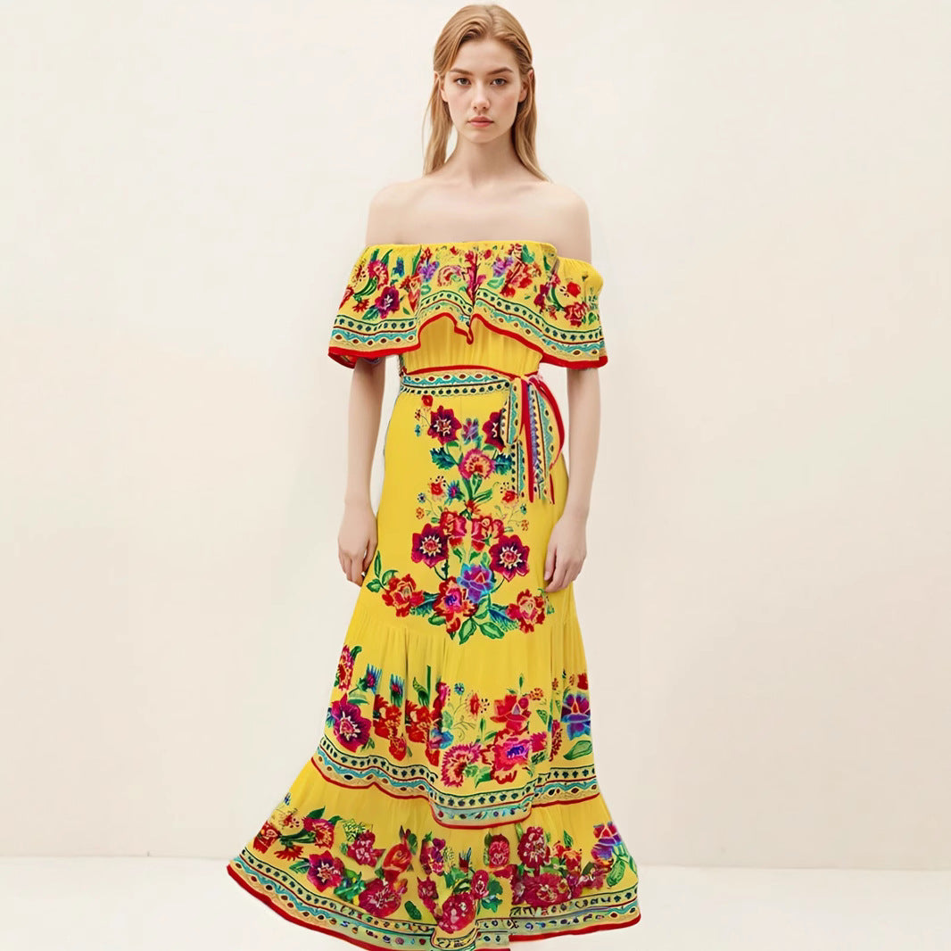 Damklänning maxi off-shoulder – blommig – rynkat liv – volangkjol – knytskärp