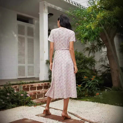 Damklänning midi – V-ringning – Blommigt mönster – Avslappnad passform – Andningsbart tyg
