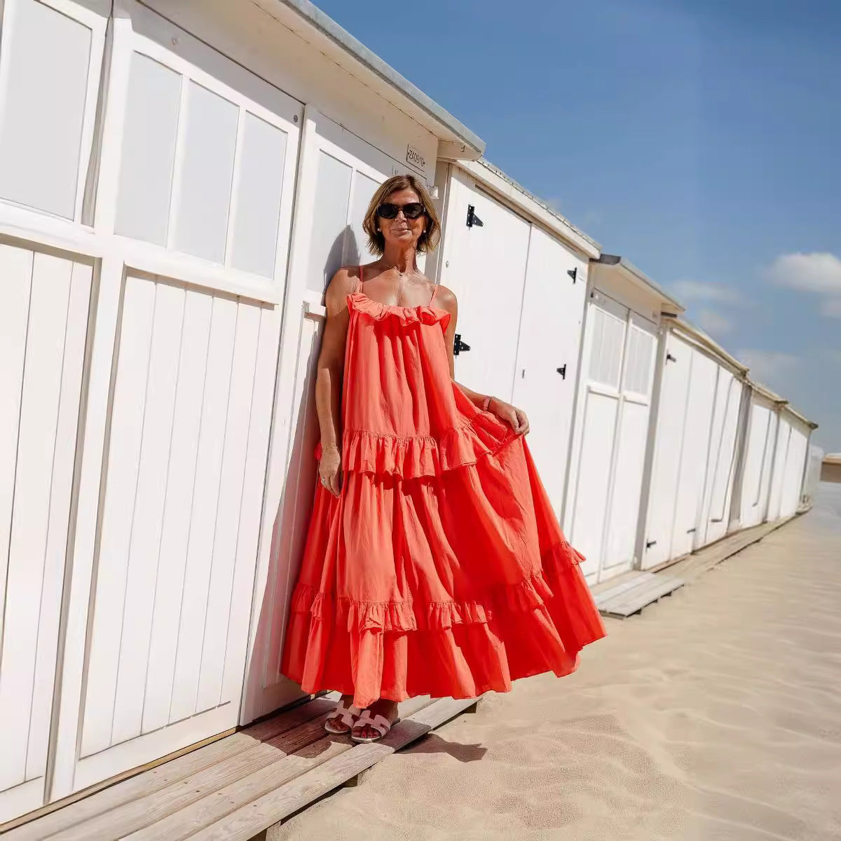 Damklänning – Maxilängd – Flowy Passform – Volangkrage – Spagettiband – Lagerkjol