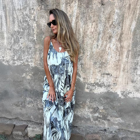 Damklänning maxi – Avslappnad passform – Justerbara axelband – Naturmaterial – Fickor