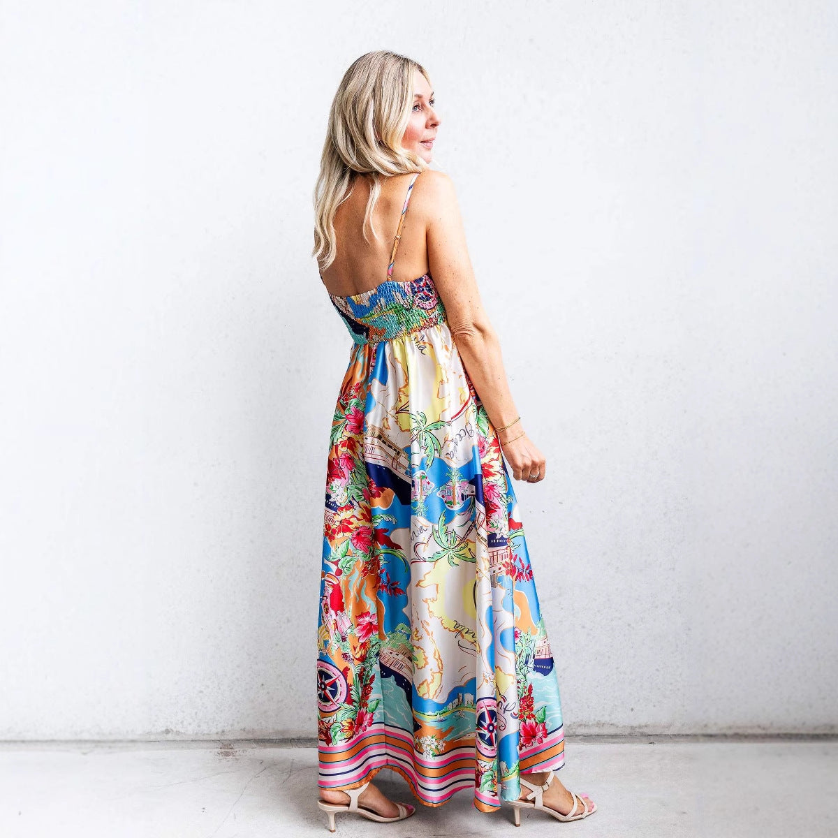 Damklänning maxilängd – Spaghetti-band – Hög midja – Utsvängd passform – Mönstrad