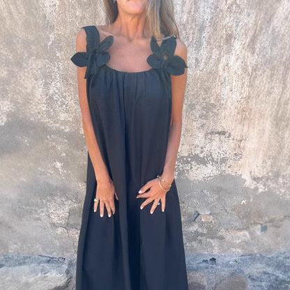 Damklänning maxi – Avslappnad passform – Lätt tyg – Blomdetaljer axel – Rynkad hals