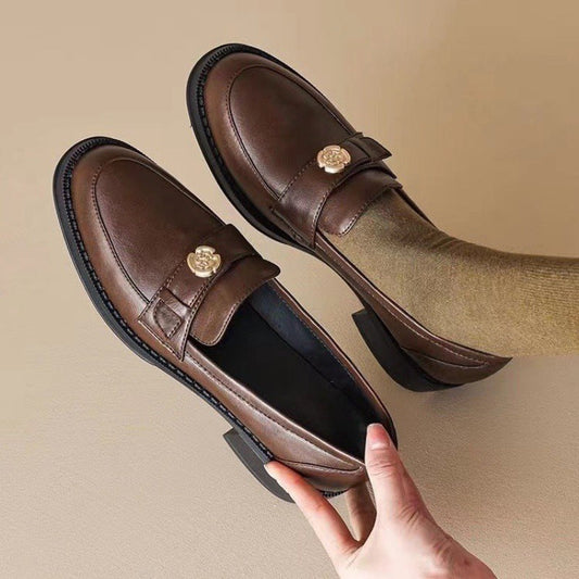 Damloafers – Luksuskänsla – Slip-on – Chunky klack – Pennyrem med gulddetalj