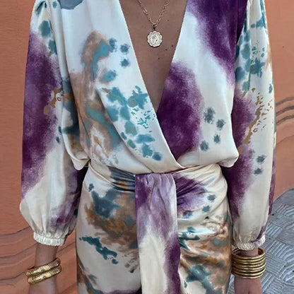 Damklänning – Omlottmodell – Lyxigt Tyg – 3/4 Ärmar – Asymmetrisk Midilängd