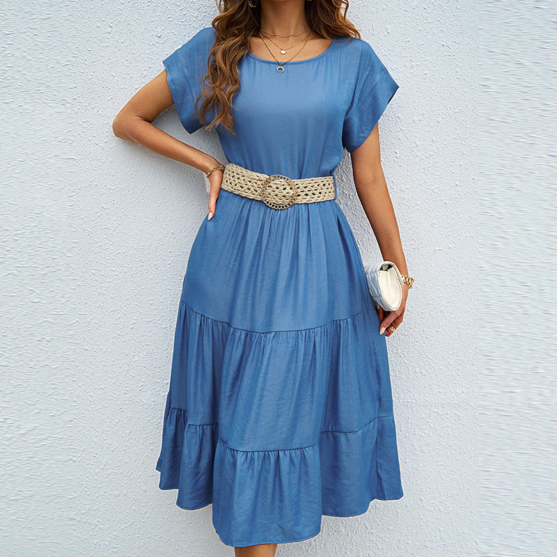 Damklänning midi – Avslappnad passform – A-linjeform – Volangdetalj – Skärp i midja