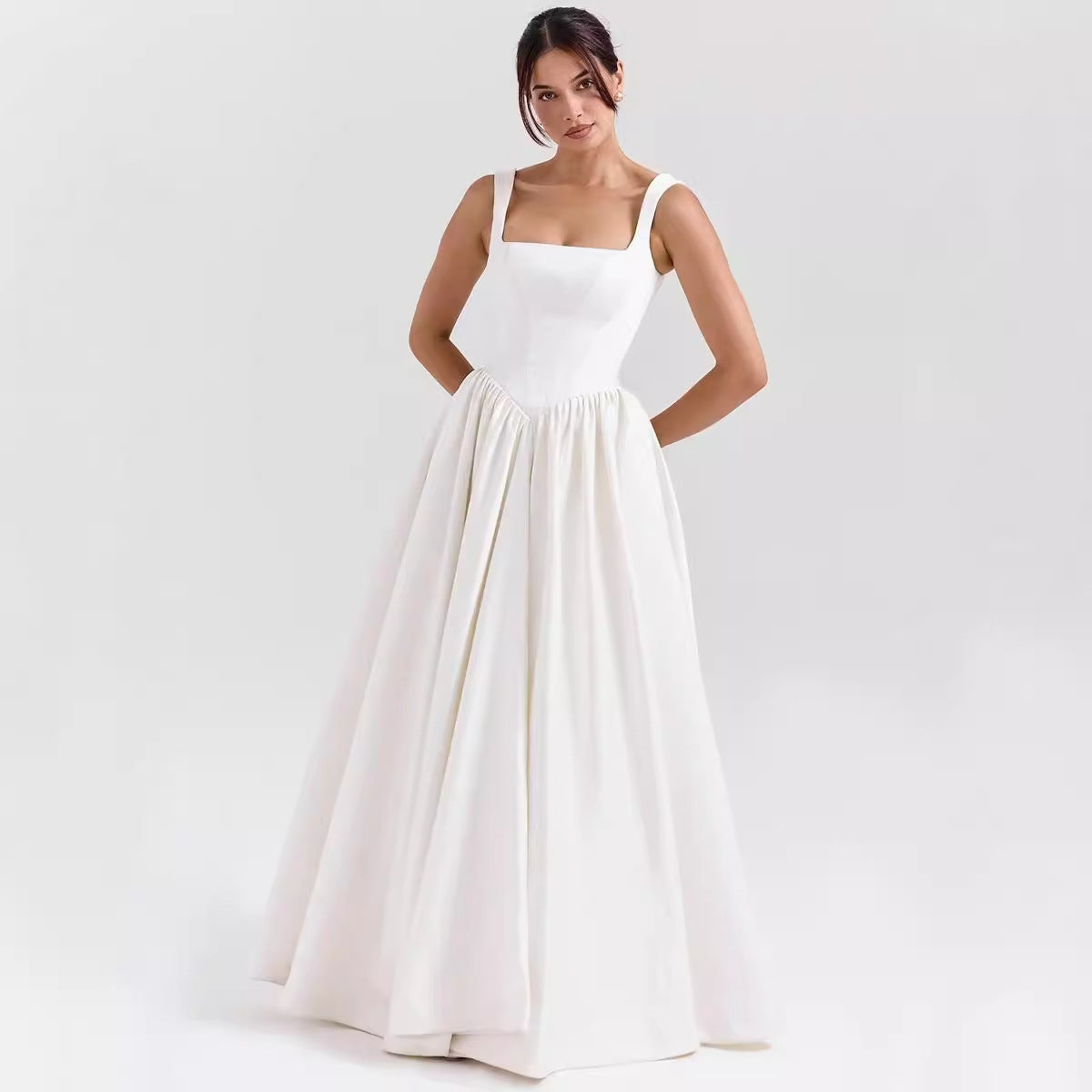 Damklänning maxi – Figursydd midja – Fyrkantig halsringning – Utställd kjol – Bomull