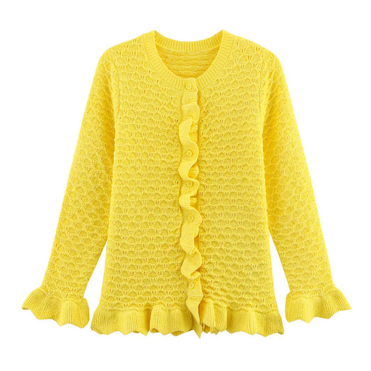 Damtröja med rund hals – Knappar framtill – Volangkant – Hålstickning – Långärmad