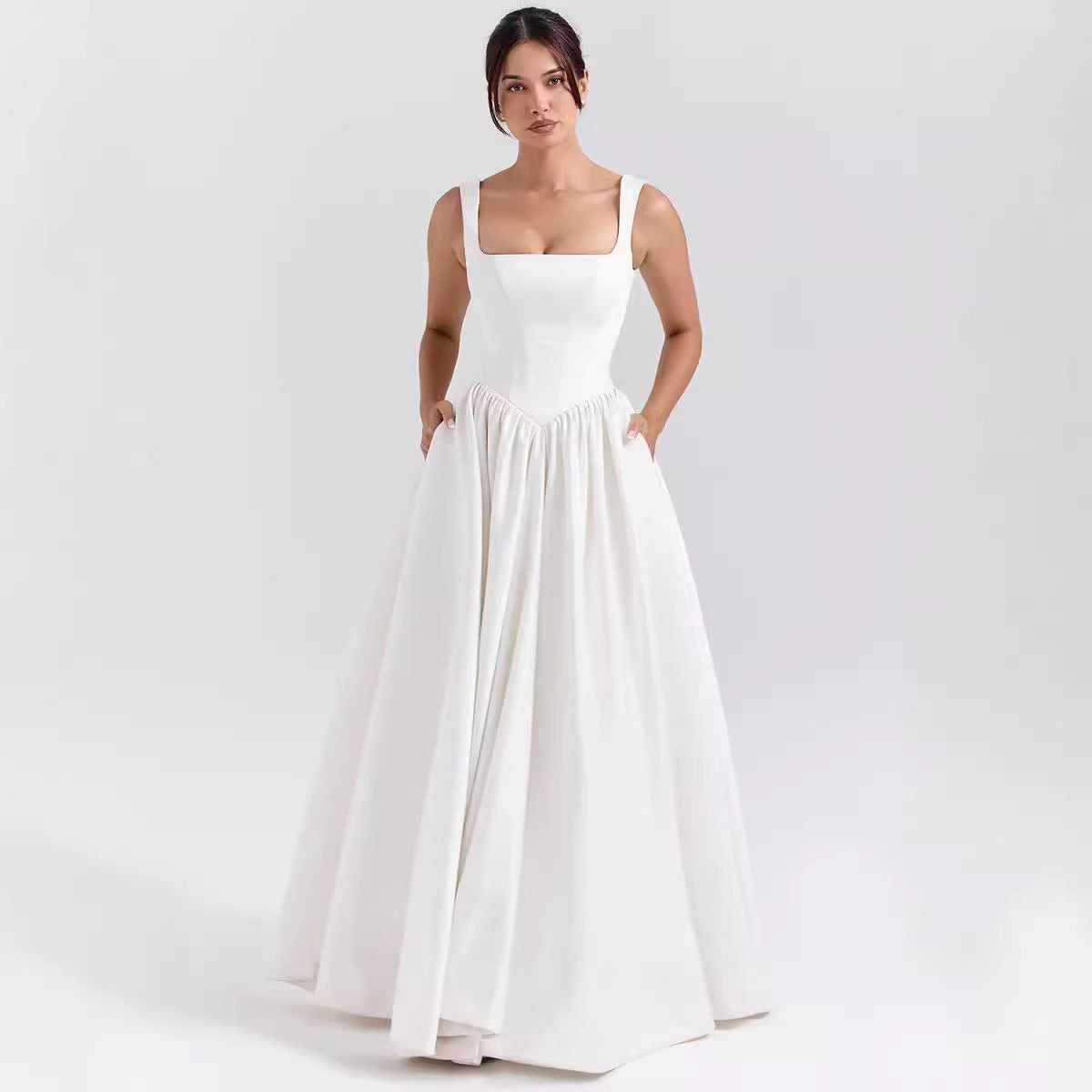 Damklänning maxi – Figursydd midja – Fyrkantig halsringning – Utställd kjol – Bomull