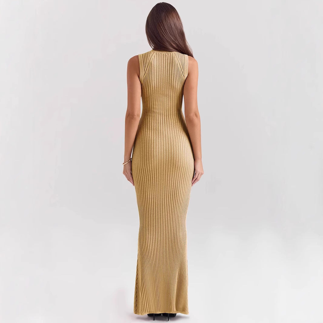 Damklänning – Ärmös Stickad – Figurnära Passform – Polokrage – Sjöjungfrusilhuett