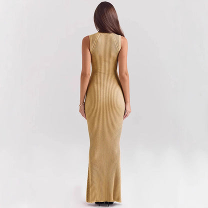 Damklänning – Ärmös Stickad – Figurnära Passform – Polokrage – Sjöjungfrusilhuett