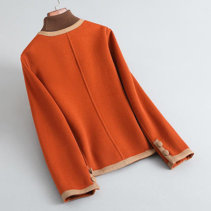 Damkappa – Ull – Skräddarsydd Passform – Rund Hals – Kontrastdetaljer – Knäppning