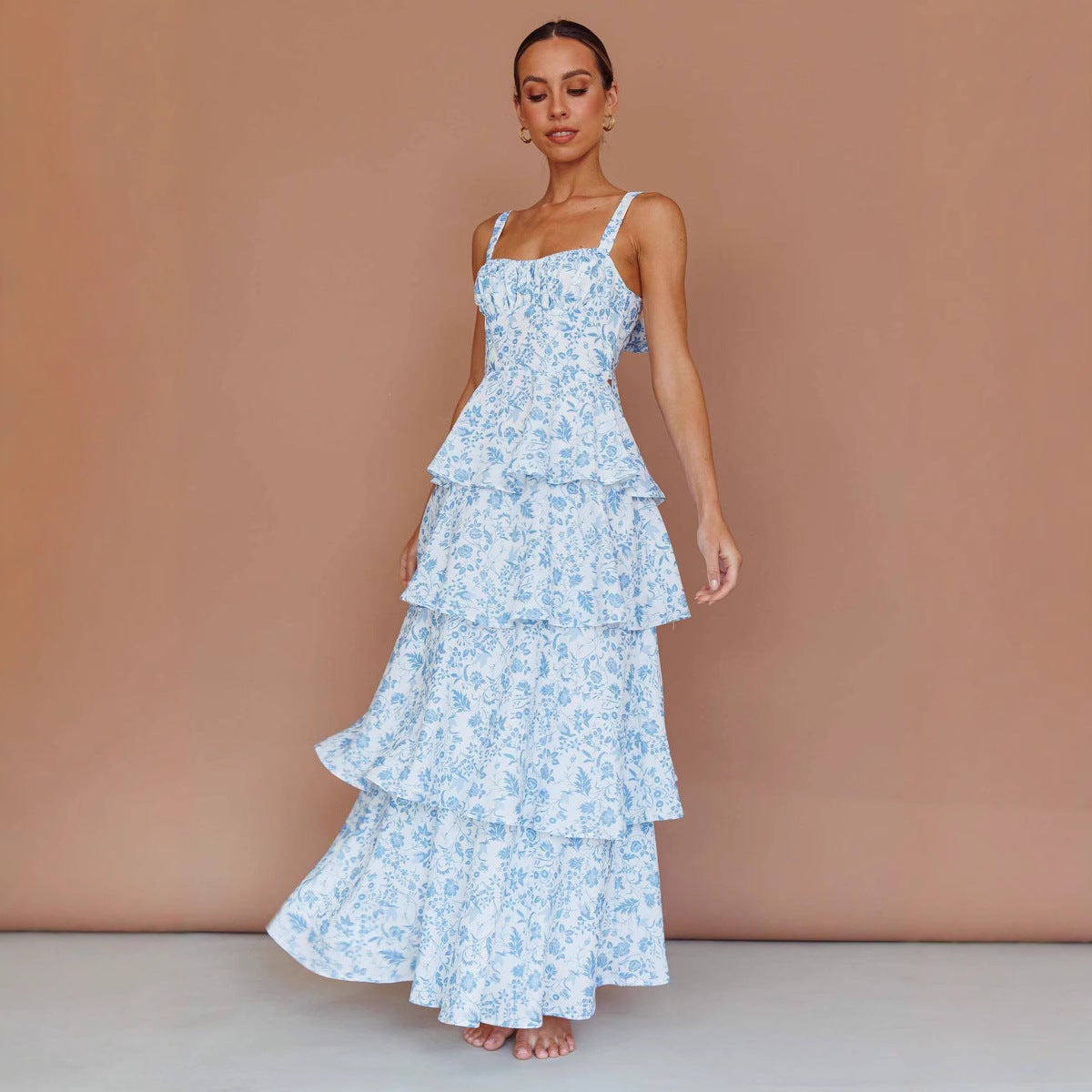 Damklänning midi – slim fit liv – ärmlös – volangkjol – blommigt mönster