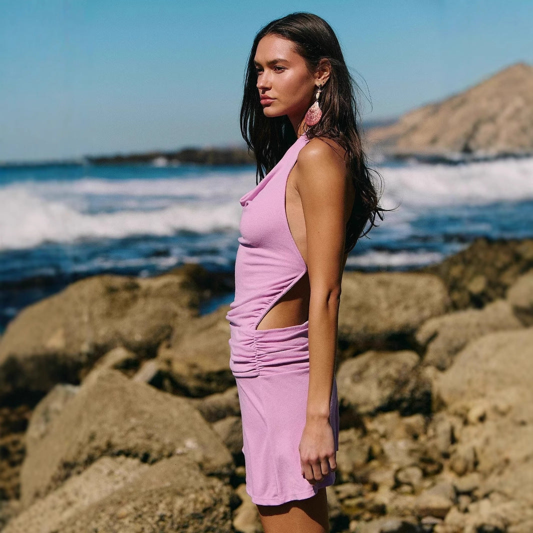 Damklänning Mini – Figurnära Passform – Cowl Neck – Rynkade Sidor – Öppen Rygg