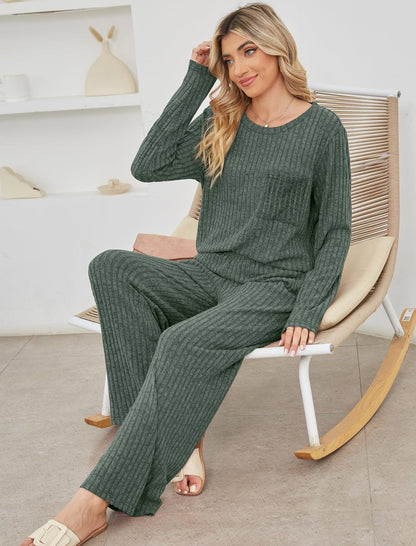 Dam Lounge Set – Ribbstickad Trikå – Avslappnad Passform – Långärmad Topp & Byxa