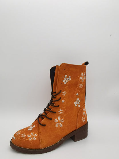 Damstövlar i mellanhöjd – Blommig brodyr – Blockklack – Snörning med dragkedja