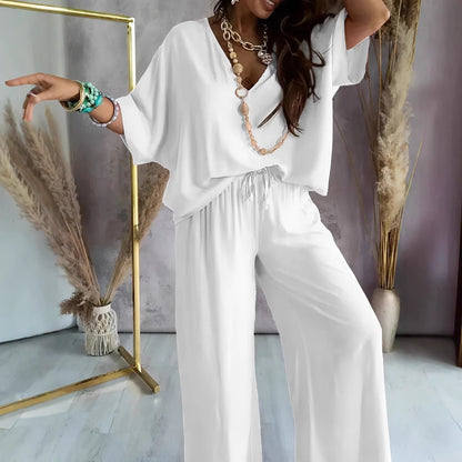 Dam Lounge Set – V-ringad Oversized Topp – Vida Byxor – Justerbar Midja – Mjuk Bomull