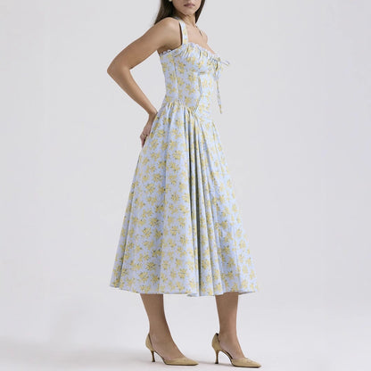 Damklänning – Slim Fit – Halterneck – Rygglös – Rynkad Liv – Midilång Vidd Kjol